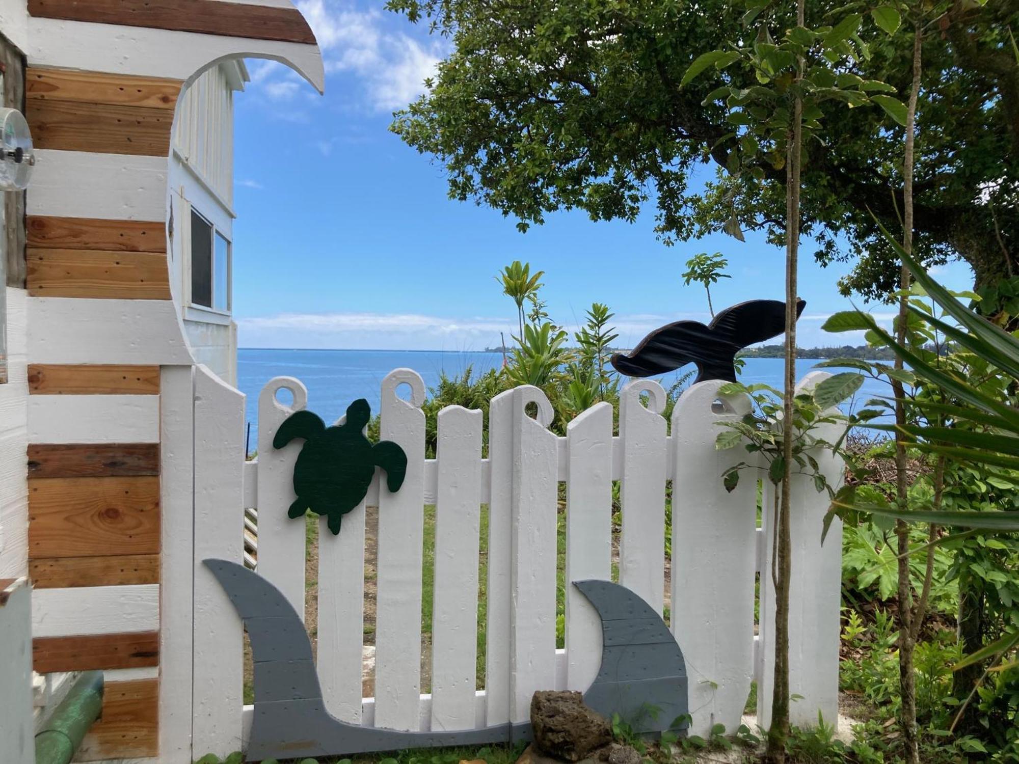 Hilo Bay Oceanfront Bed And Breakfast Exterior photo