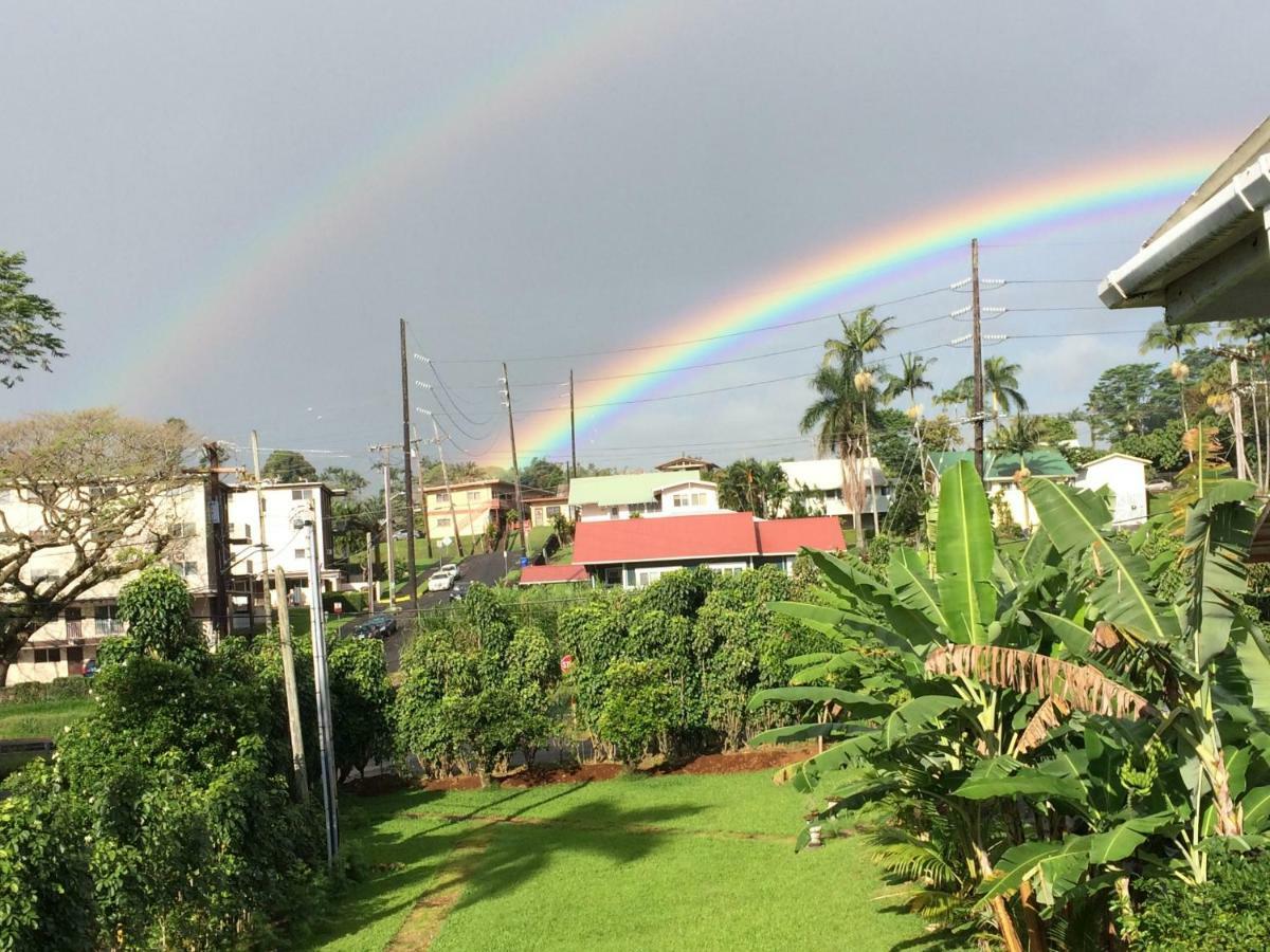 Hilo Bay Oceanfront Bed And Breakfast Exterior photo